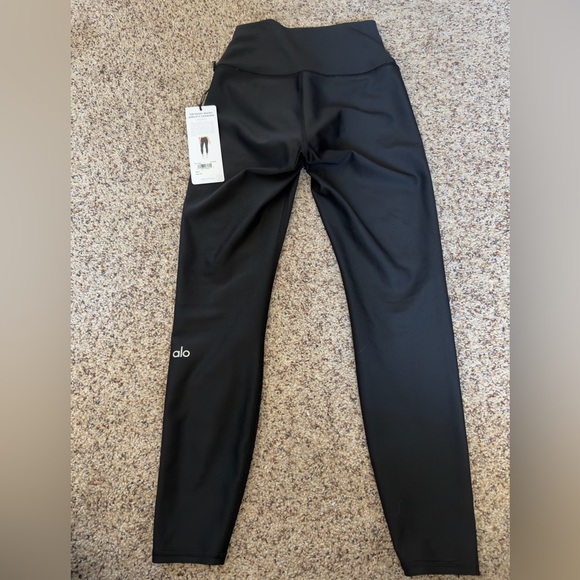 Like new ALO Yoga High-Waist Airlift Leggings- black, XS - Picture 7 of 7